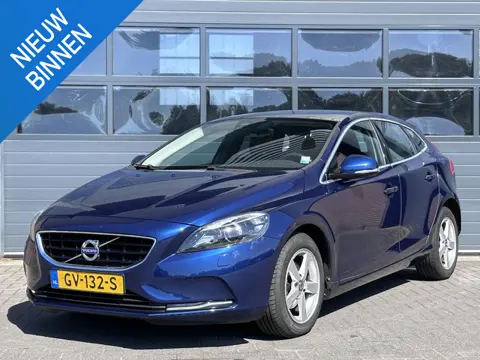 VOLVO V40 2.0 D2 OCEAN RACE BUSINESS I LEDEREN BEKLEDING I PANORAMADAK I P-CAMERA I NAVIGATIE