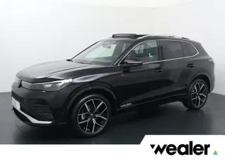 Volkswagen Tiguan R-Line-Edition 1.5 110 kW / 150 pk eTSI Automaat | Wegklapbare trekhaak | Panorama