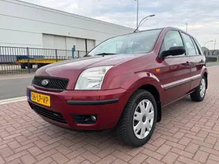 Ford Fusion 1.4-16V Trend /Automaat/St.bkr/NAP/Nieuwe APK