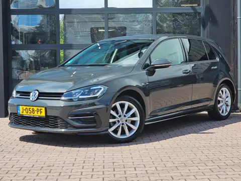 Volkswagen Golf 1.5 TSI Highline Business R | Automaat | LED | Trekhaak | Navi | Stoelverwarming | A