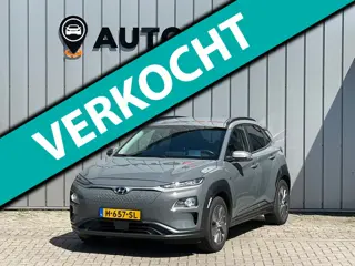 Hyundai Kona EV Premium 64 kWh SOH97%|1E EIG DEALEROND|HEADUP|STOEL&STUURVRM+VERKOELING|LEDER|BLINDS