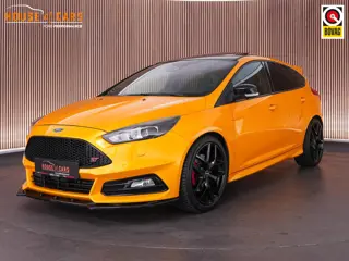 Ford Focus ST-3 2.0 250pk PERFORMANCE PACK |schuif/kantel|Maxton|19" Borbet|Sony|blind spot|Bi-xenon