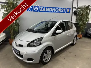 Toyota Aygo 1.0-12V Comfort // Airco // Lage KM stand!! Verkocht!!!