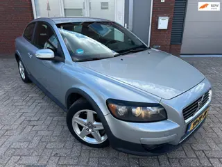 Volvo C30 2.4i Momentum / Airco / LM / NAP / AUT