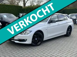 BMW 3-serie 320i Upgrade Edition Luxury|Nieuwe Ketting|Navigatie|Leder|Lane Assist|18 inch|Nette sta
