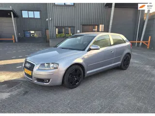 Audi A3 1.6 FSI Attraction Sportback Airco!
