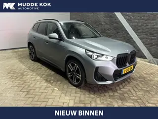 BMW X1 xDrive23i | M-Sport | Vol-Leder | Camera | 19 Inch | Getint Glas | BLIS
