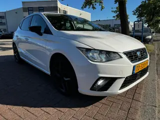 SEAT Ibiza 1.6 TDI FR 5deurs Airco/ECC,Cruisecontrol,Navigatie