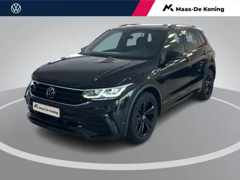 Volkswagen Tiguan 1.4TSIeHybrid 180kW/245PK R-Line Black Style · Navigatie · Parkeersensoren · Apple