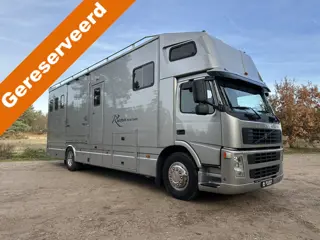 Volvo FM 18T ROELOFSEN 5+1 paards paardenvrachtwagen LIVING