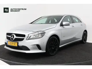 Mercedes-Benz A-klasse 200 (NAVIGATIE, STOELVERWARMING, PARKEERSENSOREN, CRUISE, MULTIMEDIA)