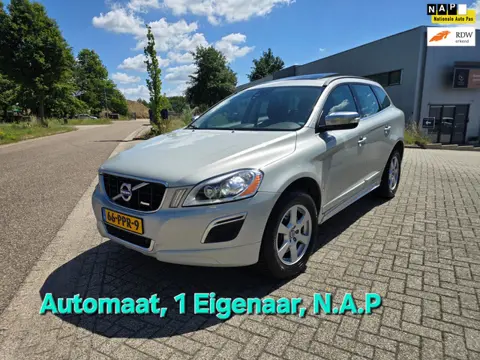 Volvo XC60 2.0T R-Design,Panoramdak,N.A.P,Leer,xenon