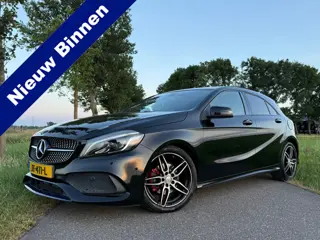 Mercedes-Benz A-klasse 180 AMG Automaat | Panoramadak | Apple CarPlay-Android Auto | Leder/Alcantra 