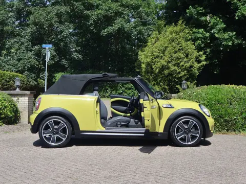 Mini Mini Cabrio 1.6 Cooper S 175pk Xenon/17"/Stoelverwarm