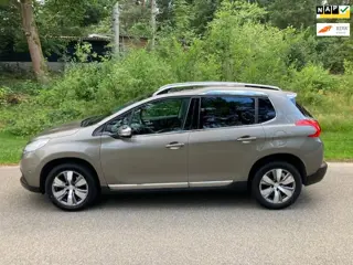 Peugeot 2008 1.2 PureTech Allure Navi Pano PDC