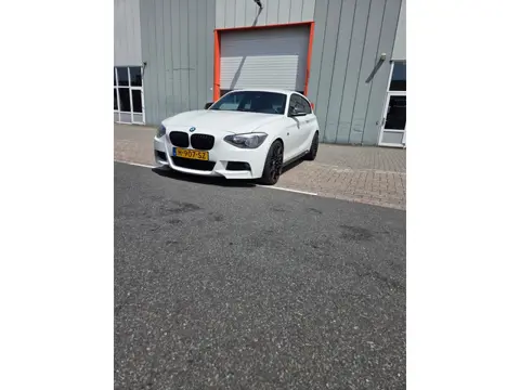 BMW 1-serie 114i EDE Business+ Navi M- Uitgevoerd Apk 05-27