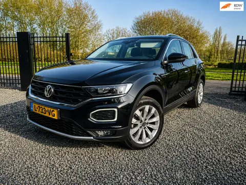 Volkswagen T-Roc 1.5 TSI Sport / Carplay / Stoelverwarming / onderhouden /
