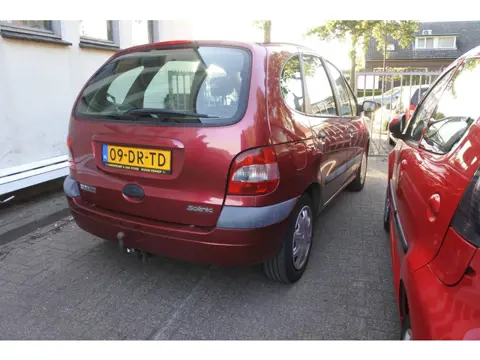 Renault Scénic 1.4-16V RT apk 25-11-2026 met trekhaak