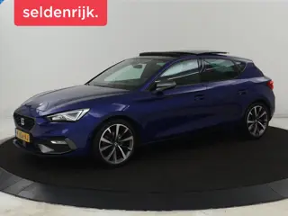 SEAT Leon 1.0 TSI FR Launch Edition | Panoramadak |  Trekhaak | Stoelverwarming | Camera | Carplay |