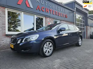 Volvo V60 2.0T Kinetic Automaat! Trekhaak! Leer! Nette Auto! NAP! Airco/Clima! Cruise Control!