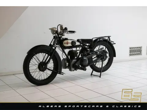 RALEIGH Model 21 250 cc Great condition - Pre War Bike