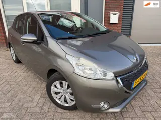 Peugeot 208 1.2 VTi Envy / Navi / PDC / Riem v.v. / NAP / Clima