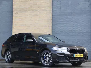 BMW 5 Serie Touring 530e xDrive M Sport Plus | Pano | HUD | Comfortstoelen | ACC | Harman/Kardon | H