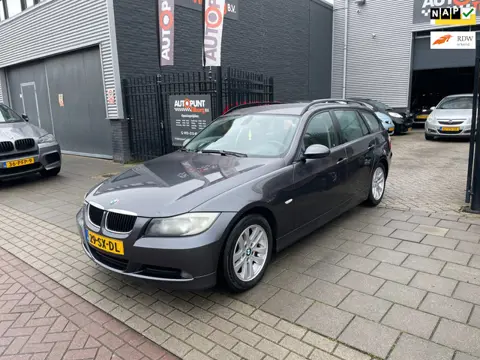 BMW 3-serie Touring 320i High Executive Trekhaak Airco PDC NAP APK
