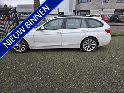 BMW 3 Serie Touring 320d M Sport automaat let op motor schade !!!