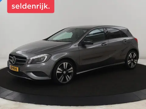 Mercedes-Benz A-klasse 200 Urban Night | Dealer onderhouden | Stoelverwarming | Bi-Xenon | Half lede