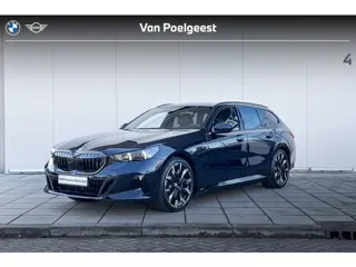 BMW 5 Serie Touring 530e xDrive M-Sport Pro | Glazendak | 21inch | Driving assistant prof | Trekhaak