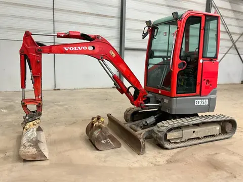 Volvo ECR 25 D (bj 2014)