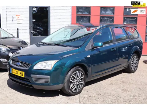 Ford Focus Wagon 1.6-16V Trend , AIRCO, NIEUWE APK , Trekhaak.