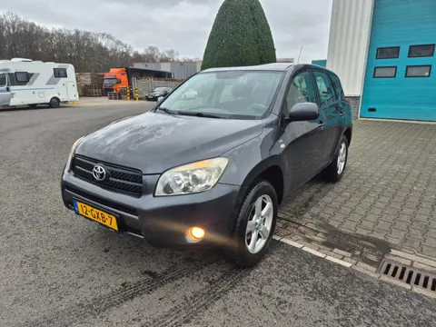 Toyota RAV4 2.2 D4D 6 bak 4x4 Executive Apk 07-26 Nap
