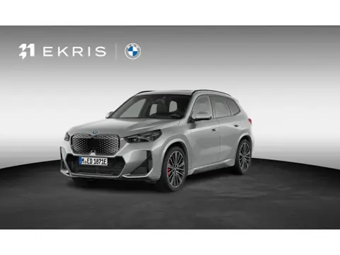 BMW iX1 eDrive20 | M Sportpakket Pro | Harman/Kardon | Panoramadak | Trekhaak