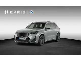 BMW iX1 eDrive20 | M Sportpakket Pro | Harman/Kardon | Panoramadak | Trekhaak