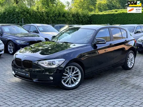 BMW 1-serie 114i Upgrade Edition|Nieuwe Ketting + Klepseals|Leder|Xenon|Navigatie|Cruise control|Air