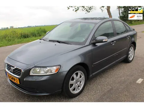Volvo S40 1.8 // DEALER ONDERHOUDEN / WEINIG KM //