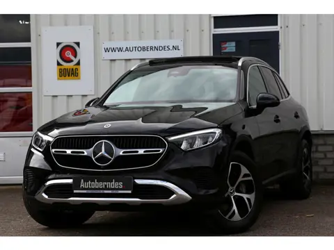 Mercedes-Benz GLC 300e 4MATIC Plug in*Perfect MB Onderh.*Luchtvering/Pano/Elek. Trekhaak/Snellader/B