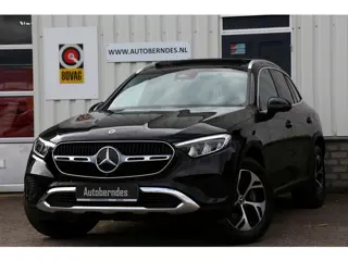 Mercedes-Benz GLC 300e 4MATIC Plug in*Perfect MB Onderh.*Luchtvering/Pano/Elek. Trekhaak/Snellader/B