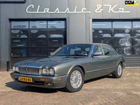 Daimler Double Six 6.0 V12