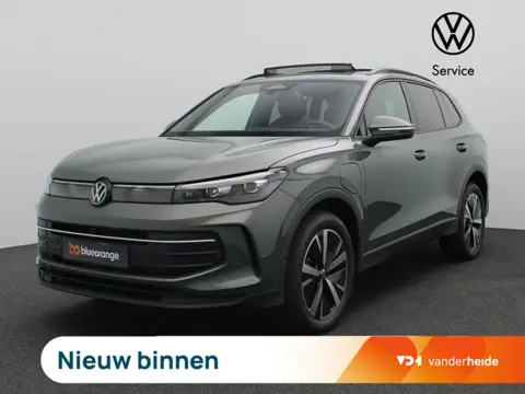 Volkswagen Tiguan 1.5 eHybrid Life Edition 204PK DSG Panoramadak, Trekhaak, 360gr. Camera, Donkere H