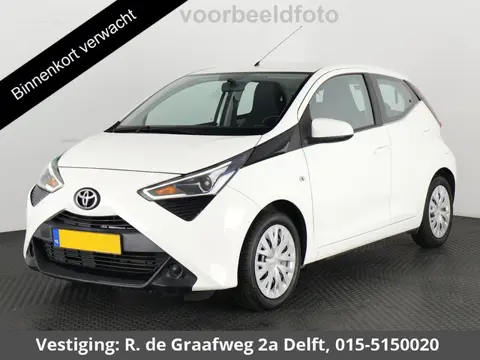 Toyota Aygo 1.0 VVT-i X-Play Automaat | Airco | Camera | Bluetooth |