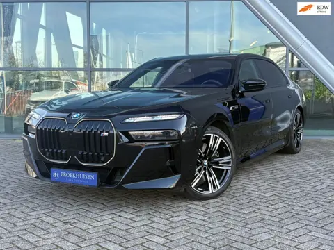 BMW 7-serie M760e xDrive M-Sport Sky Lounge / Theater Screen / Bowers Wilkins / Stoelventilatie