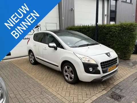 Peugeot 3008 1.6 VTi Style Panoramadak, Trekhaak, Navigatie