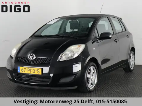 Toyota Yaris 1.3 VVTi BLACKLINE COMFORT EDITION 1E EIGENAAR. 100% ONDERHOUDEN. SPORTVELGEN. SPOILER
