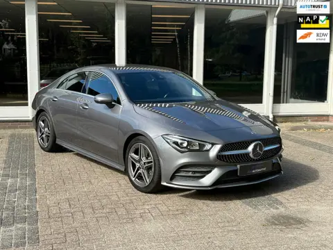 Mercedes-Benz CLA-klasse 200 AMG Line Dealerondh/stoelvw/camera/carplay/distr