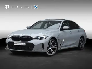 BMW 3-serie Sedan 320e | M Sportpakket | Innovation Pack | Panodak | Head-Up | Driving Assistant | H