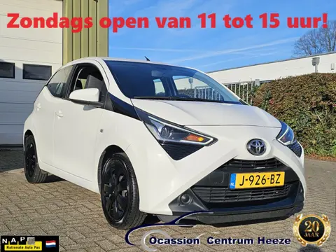 Toyota Aygo 1.0 VVT-i x-play, Camera! Carplay! Nwe APK! Zondag OPEN!