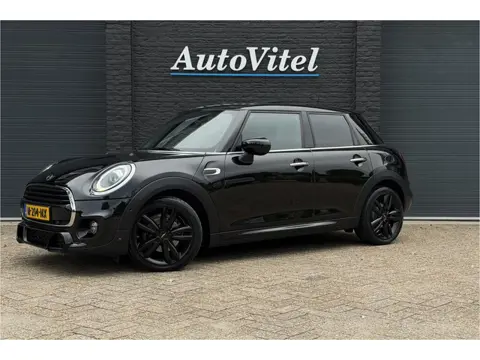 MINI 5-deurs 1.5 Cooper Dalston JCW pakket | Panodak | Kuipstoelen | Sfeerverlichting | Stoelverwarm
